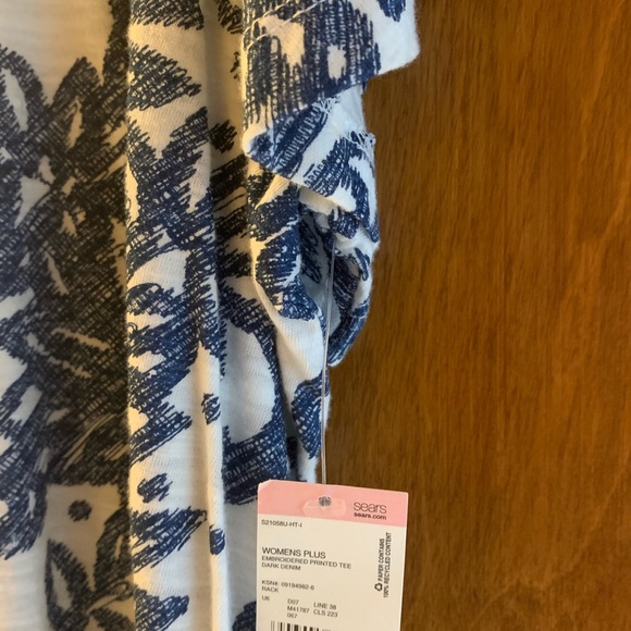 Women’s top - Picture 3 of 6